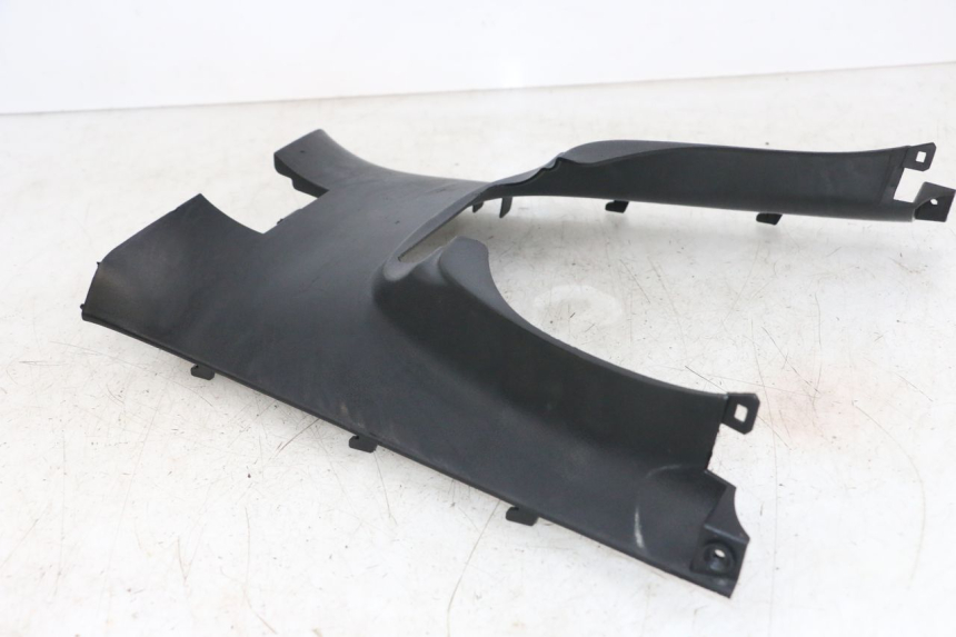 photo de JUNÇÃO DO DESCANSO DE PÉ KYMCO DINK STREET ABS 125 (2011 - 2018) - Outro ângulo de visão