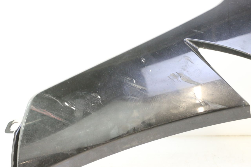 photo de JUNÇÃO DO DESCANSO DE PÉ DIREITO PEUGEOT CITYSTAR 2T 50 (2018 - 2021) - Detalhe da peça