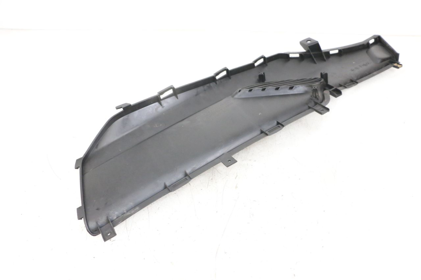 photo de JUNÇÃO DO DESCANSO DE PÉ DIREITO KYMCO DINK STREET ABS 125 (2011 - 2018) - Detalhe da peça