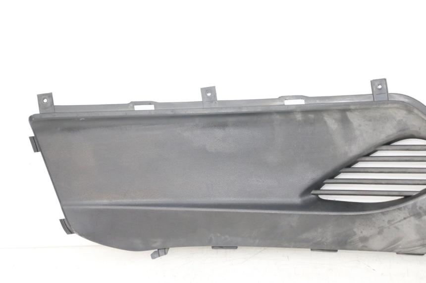 photo de JUNÇÃO DO DESCANSO DE PÉ DIREITO KYMCO DINK STREET ABS 125 (2011 - 2018) - Pontos de fixação