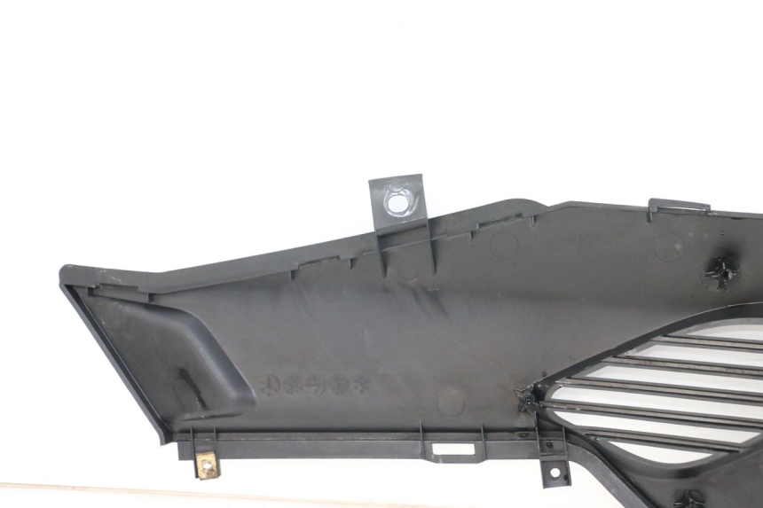 photo de JUNÇÃO DO DESCANSO DE PÉ DIREITO KYMCO DINK STREET 125 (2009 - 2014) - Zoom do estado de desgaste