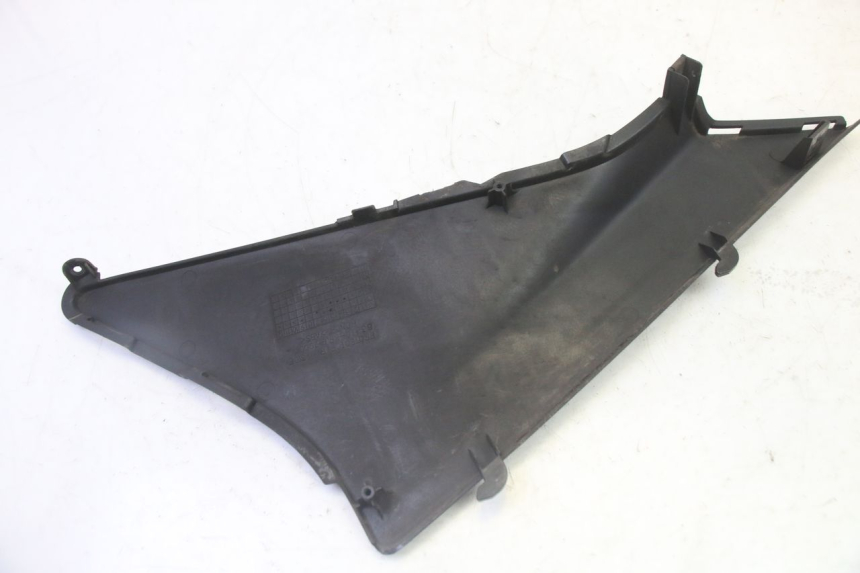 photo de JUNÇÃO DO DESCANSO DE PÉ DIREITO HONDA FES S-WING SWING ABS 125 (2007 - 2015) - Zoom do estado de desgaste