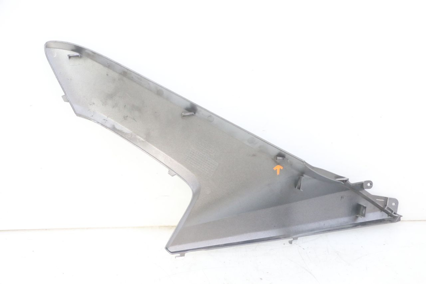 photo de JUNÇÃO DO DESCANSO DE PÉ DIREITO HONDA FORZA ABS 300 (2013 - 2017) - Detalhes característicos