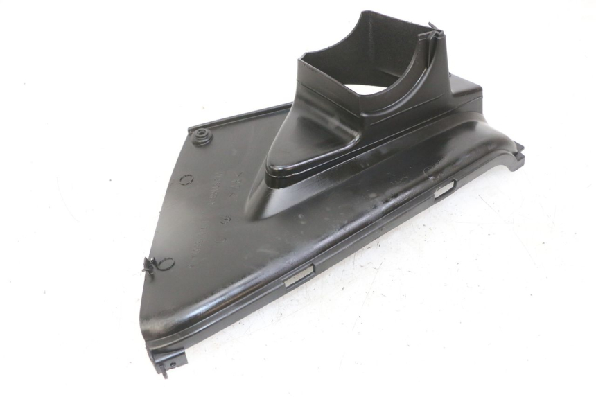 photo de JUNÇÃO DO DESCANSO DE PÉ DIREITO PEUGEOT JET FORCE CARBU 50 (2003 - 2016) - Pontos de fixação