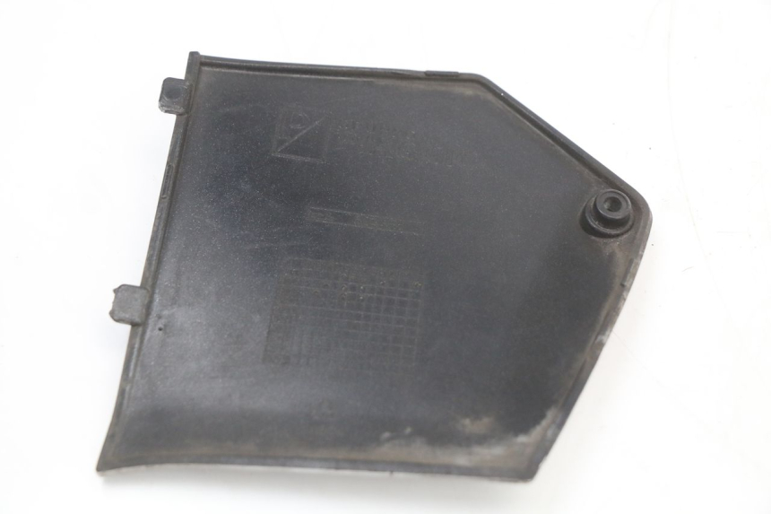 photo de JUNÇÃO DO DESCANSO DE PÉ DIREITO PIAGGIO MP3 LT 400 (2007 - 2012) - Detalhe da peça