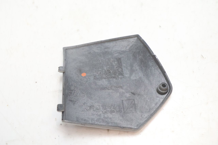 photo de JUNÇÃO DO DESCANSO DE PÉ DIREITO PIAGGIO MP3 LT 300 (2010 - 2016) - Ampliação técnica