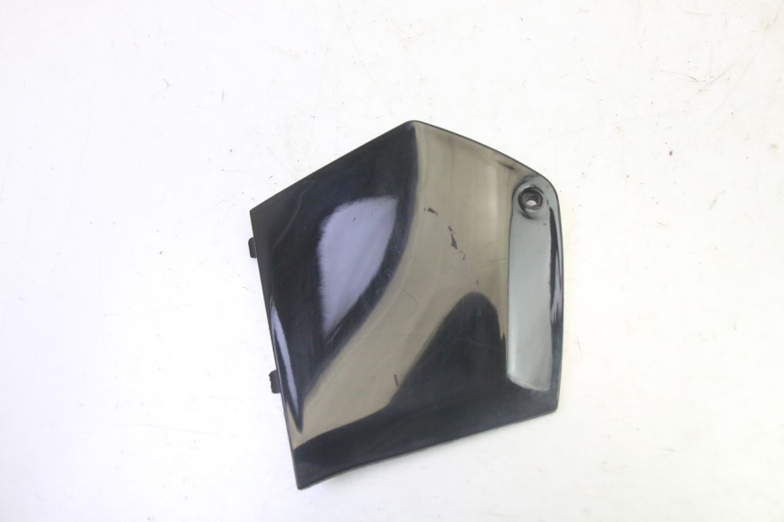photo de JUNÇÃO DO DESCANSO DE PÉ DIREITO PIAGGIO MP3 500 (2011 - 2015) - Vista principal