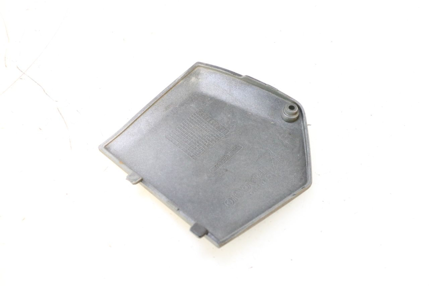 photo de JUNÇÃO DO DESCANSO DE PÉ DIREITO PIAGGIO MP3 125 (2006 - 2014) - Vista geral