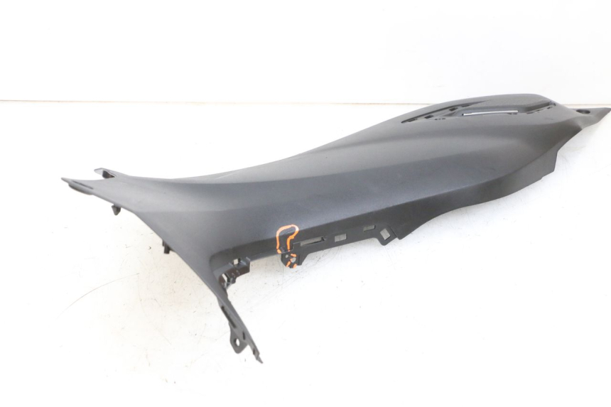 photo de JUNÇÃO DO DESCANSO DE PÉ DIREITO YAMAHA TRICITY 300 (2020 - 2024) - Ampliação dos componentes