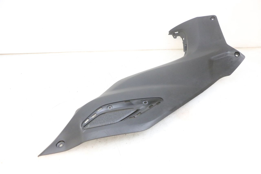 photo de JUNÇÃO DO DESCANSO DE PÉ DIREITO YAMAHA TRICITY 300 (2020 - 2024) - Estado da superfície