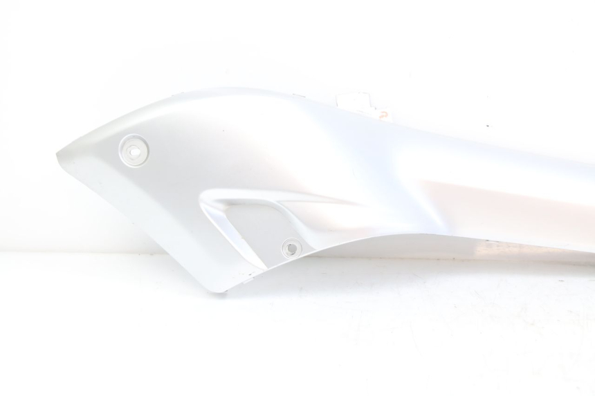 photo de JUNÇÃO DO DESCANSO DE PÉ DIREITO YAMAHA X-CITY XCITY 125 (2007 - 2013) - Vista geral