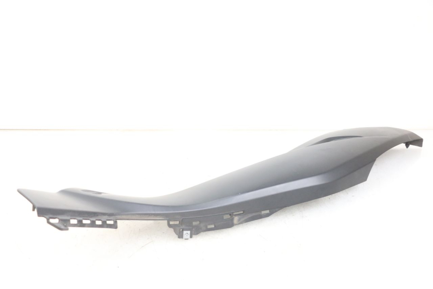 photo de JUNÇÃO DO DESCANSO DE PÉ DIREITO YAMAHA XMAX X-MAX ABS 125 (2017 - 2020) - Vista geral