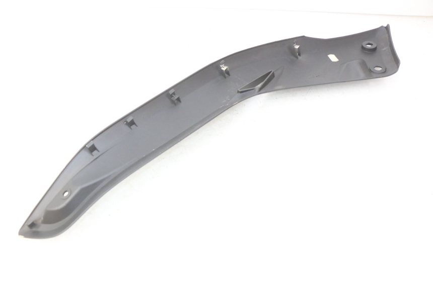 photo de JUNÇÃO DO DESCANSO DE PÉ DIREITO YAMAHA X-MAX XMAX 125 (2010 - 2013) - Detalhe da peça