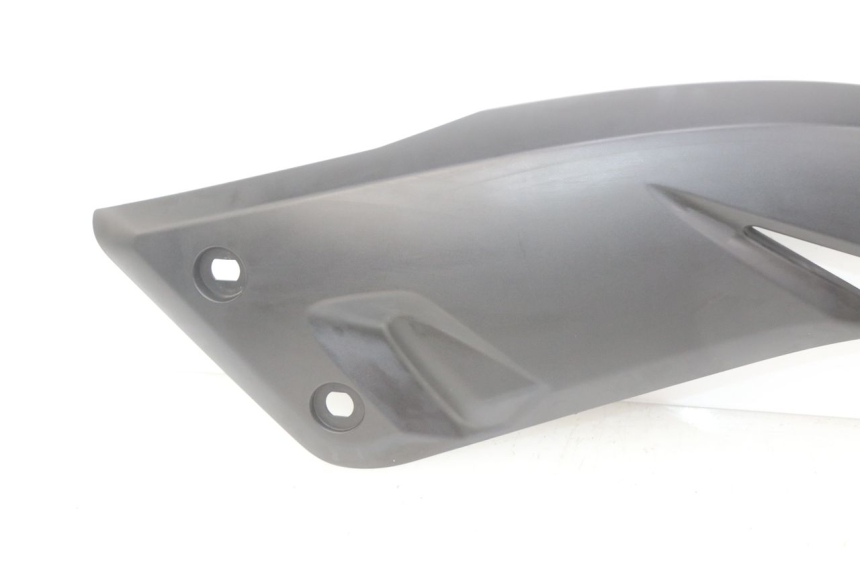 photo de JUNÇÃO DO DESCANSO DE PÉ DIREITO YAMAHA X-MAX XMAX 125 (2010 - 2013) - Ampliação técnica