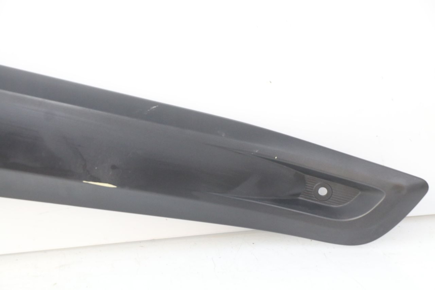 photo de JUNÇÃO DO DESCANSO DE PÉ DIREITO YAMAHA X-MAX XMAX 125 (2010 - 2013) - Vista geral