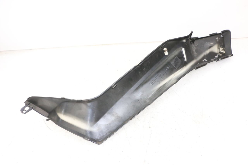 photo de JUNÇÃO DO DESCANSO DE PÉ DIREITO YAMAHA X-MAX XMAX 250 (2006 - 2009) - Outro ângulo de visão