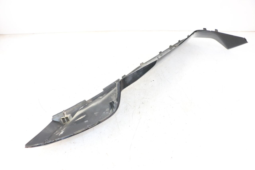 photo de JUNÇÃO DO DESCANSO DE PÉ DIREITO YAMAHA X-MAX XMAX 250 (2006 - 2009) - Ampliação técnica