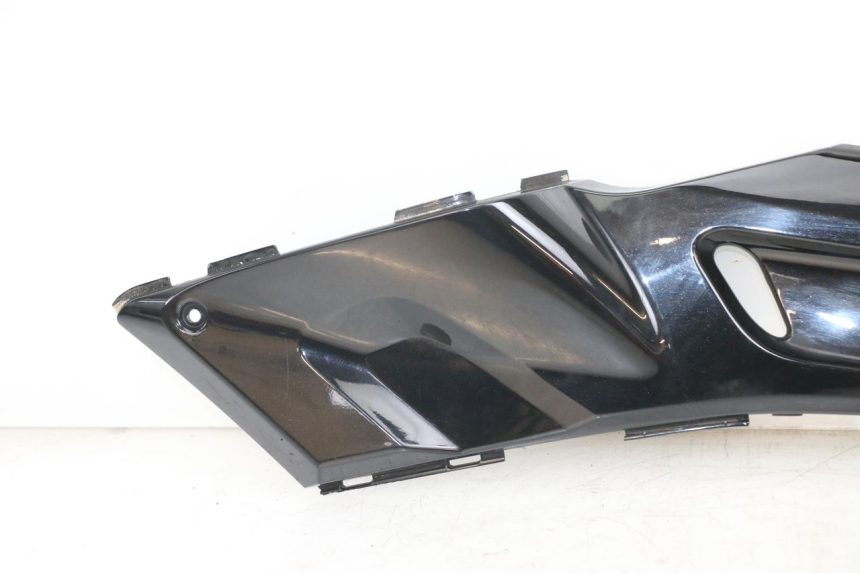 photo de JUNÇÃO DO DESCANSO DE PÉ DIREITO YAMAHA X-MAX XMAX 250 (2006 - 2009) - Vista geral