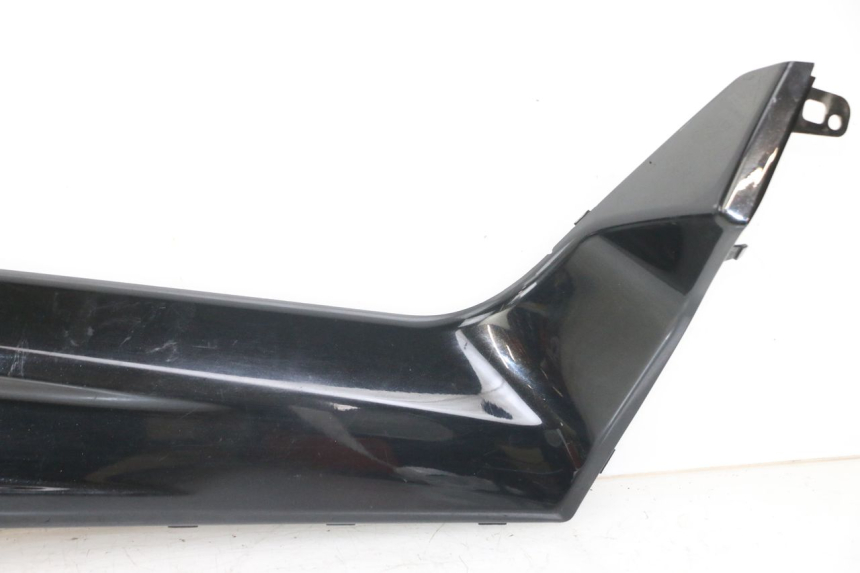 photo de JUNÇÃO DO DESCANSO DE PÉ DIREITO YAMAHA X-MAX XMAX 250 (2006 - 2009) - Estado da superfície