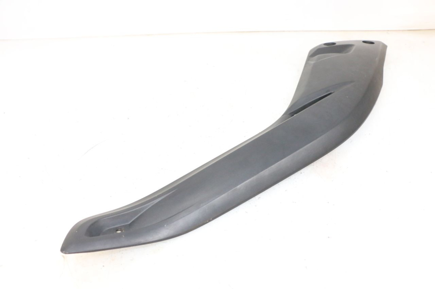 photo de JUNÇÃO DO DESCANSO DE PÉ DIREITO YAMAHA X-MAX XMAX 125 (2010 - 2013) - Pontos de fixação