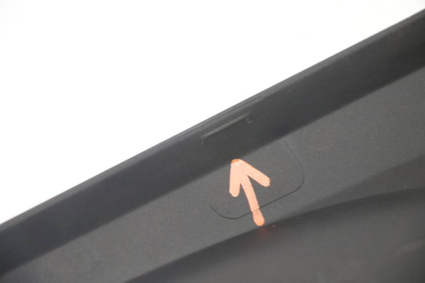 photo de JUNÇÃO DO DESCANSO DE PÉ DIREITO YAMAHA YP X-MAX XMAX 400 (2014 - 2017) - Pontos de fixação