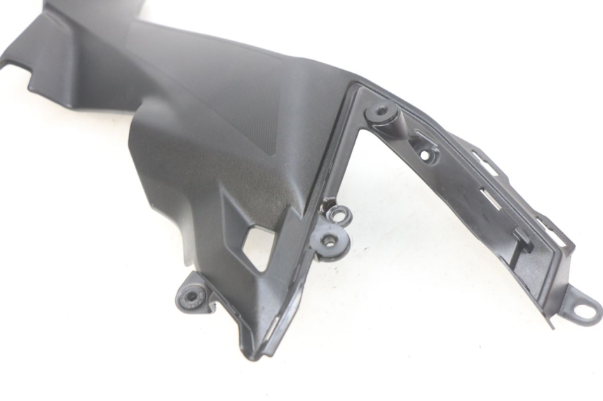 photo de JUNÇÃO DO DESCANSO DE PÉ DIREITO KAWASAKI Z 650 (2016 - 2019) - Detalhe da peça