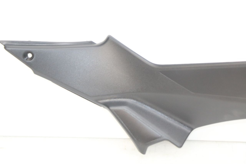 photo de JUNÇÃO DO DESCANSO DE PÉ DIREITO KAWASAKI Z 650 (2016 - 2019) - Pontos de fixação