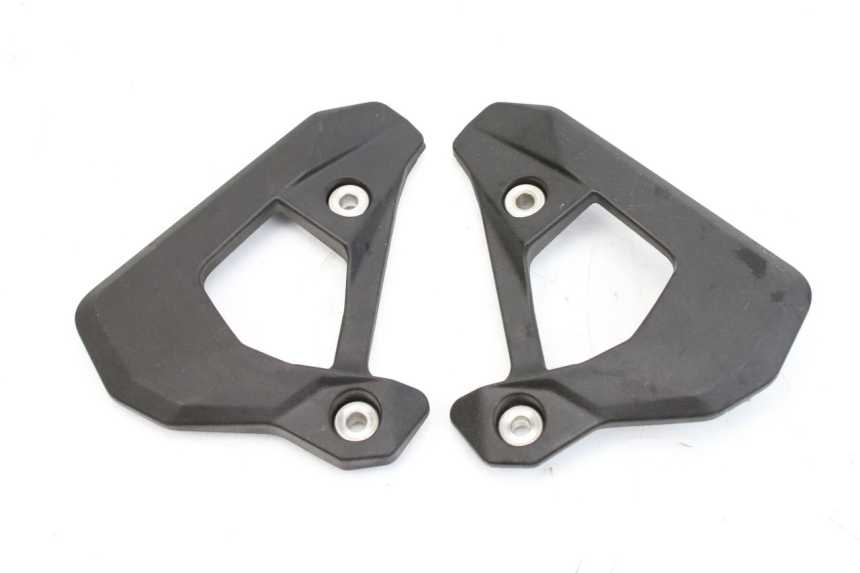 photo de JUNÇÃO DO APOIO PARA OS PÉS BMW F GS K81 850 (2018 - 2023) - Detalhe da peça