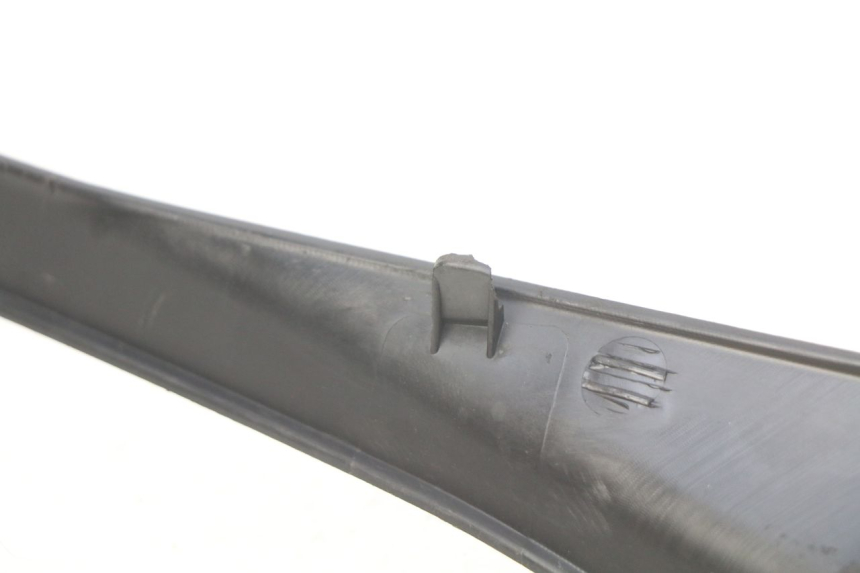 photo de JUNÇÃO DO APOIO PARA OS PÉS HONDA FES S-WING SWING ABS 125 (2007 - 2015) - Outro ângulo de visão