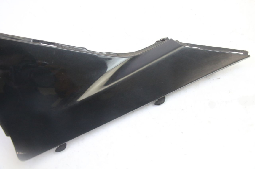 photo de JUNÇÃO DO DESCANSO DE PÉ ESQUERDO HONDA FES S-WING SWING ABS 125 (2007 - 2015) - Zoom do estado de desgaste