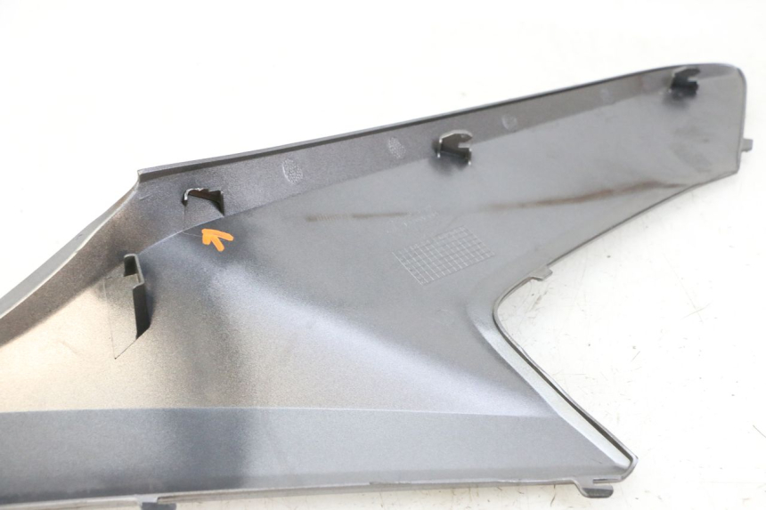 photo de JUNÇÃO DO DESCANSO DE PÉ ESQUERDO HONDA FORZA ABS 300 (2013 - 2017) - Detalhe da peça