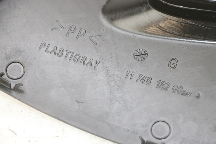 photo de JUNÇÃO DO DESCANSO DE PÉ ESQUERDO PEUGEOT JET FORCE CARBU 50 (2003 - 2016) - Detalhe da peça