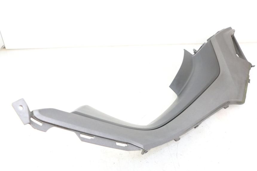 photo de JUNÇÃO DO DESCANSO DE PÉ ESQUERDO KYMCO X-TOWN XTOWN 125 (2016 - 2021) - Pontos de fixação