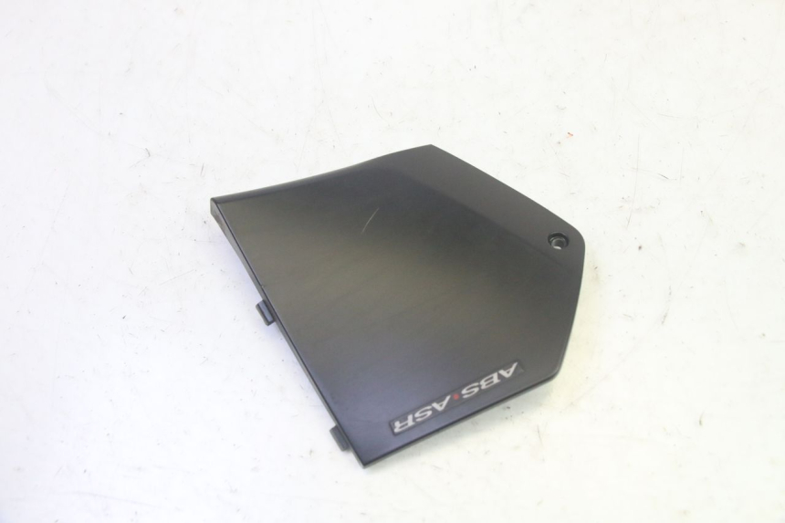 photo de JUNÇÃO DO DESCANSO DE PÉ ESQUERDO PIAGGIO MP3 HPE 350 (2018 - 2020) - Detalhe da peça