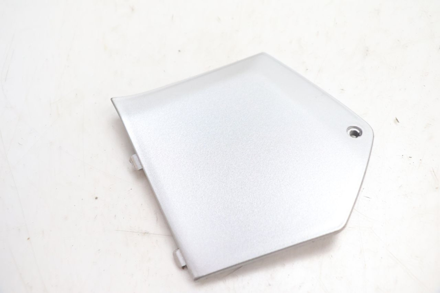 photo de JUNÇÃO DO DESCANSO DE PÉ ESQUERDO PIAGGIO MP3 LT 300 (2010 - 2016) - Detalhe da peça