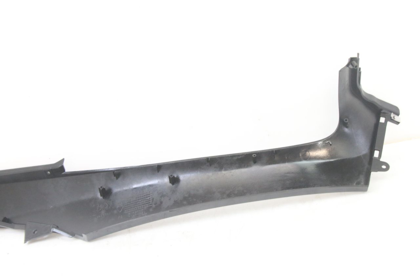 photo de JUNÇÃO DO DESCANSO DE PÉ ESQUERDO PIAGGIO MP3 500 (2014 - 2017) - Pontos de fixação