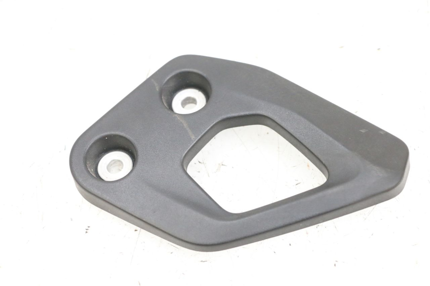 photo de JUNÇÃO DO DESCANSO DE PÉ ESQUERDO BMW R GS 1250 (2021 - 2024) - Zoom do estado de desgaste