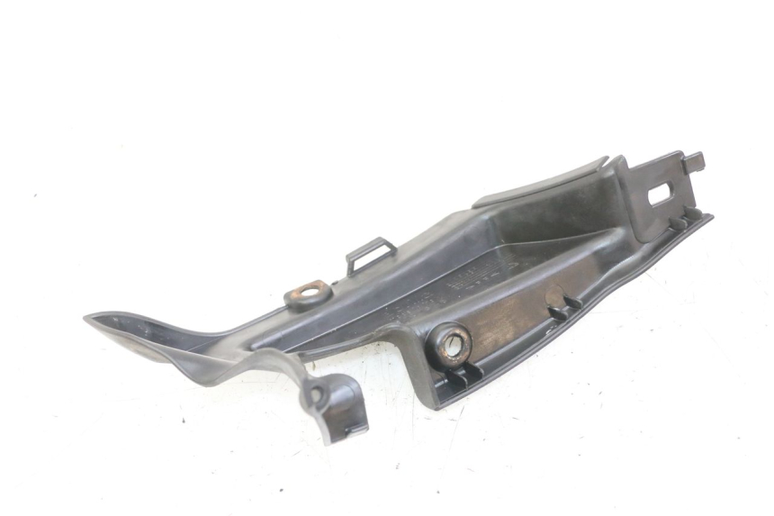 photo de JUNÇÃO DO DESCANSO DE PÉ ESQUERDO APRILIA SCARABEO GT TOURING 125 (1999 - 2005) - Zoom do estado de desgaste