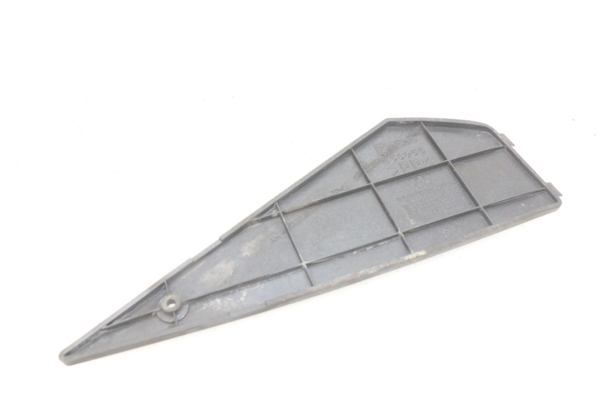 photo de JUNÇÃO DO DESCANSO DE PÉ ESQUERDO APRILIA SR 2T 50 (2012 - 2017) - Detalhe da peça