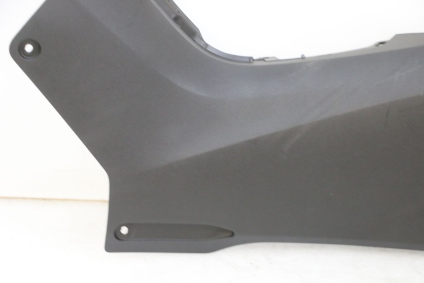 photo de JUNÇÃO DO DESCANSO DE PÉ ESQUERDO YAMAHA TRICITY 300 (2020 - 2024) - Peça verificada