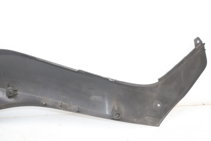 photo de JUNÇÃO DO DESCANSO DE PÉ ESQUERDO YAMAHA XMAX X-MAX ABS 125 (2017 - 2020) - Pontos de fixação
