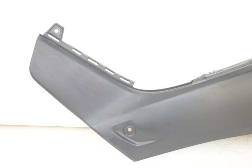 photo de JUNÇÃO DO DESCANSO DE PÉ ESQUERDO YAMAHA XMAX X-MAX ABS 125 (2017 - 2020) - Pontos de fixação