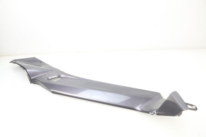 photo de JUNÇÃO DO DESCANSO DE PÉ ESQUERDO YAMAHA XMAX X-MAX 125 (2006 - 2009) - Pontos de fixação