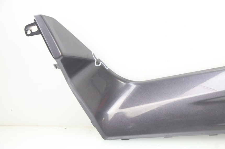 photo de JUNÇÃO DO DESCANSO DE PÉ ESQUERDO YAMAHA XMAX X-MAX 125 (2006 - 2009) - Estado da superfície