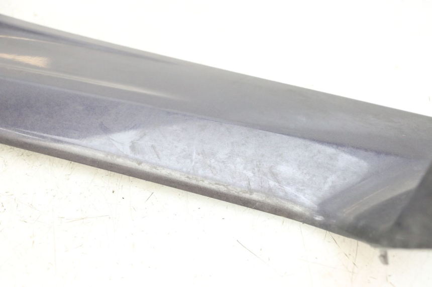 photo de JUNÇÃO DO DESCANSO DE PÉ ESQUERDO YAMAHA XMAX X-MAX 125 (2006 - 2009) - Peça verificada