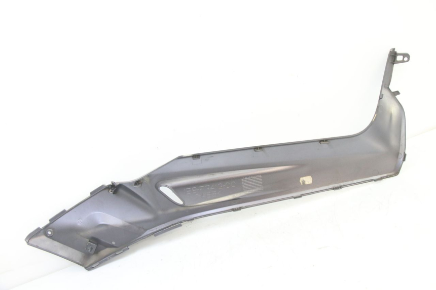 photo de JUNÇÃO DO DESCANSO DE PÉ ESQUERDO YAMAHA XMAX X-MAX 125 (2006 - 2009) - Ampliação técnica