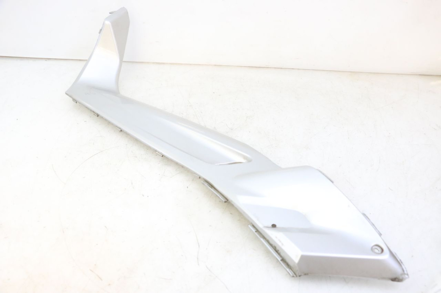 photo de JUNÇÃO DO DESCANSO DE PÉ ESQUERDO YAMAHA X-MAX XMAX 250 (2006 - 2009) - Detalhes característicos