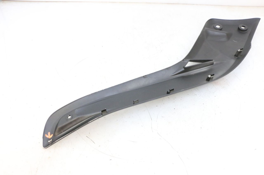 photo de JUNÇÃO DO DESCANSO DE PÉ ESQUERDO YAMAHA X-MAX XMAX 125 (2010 - 2013) - Ampliação técnica