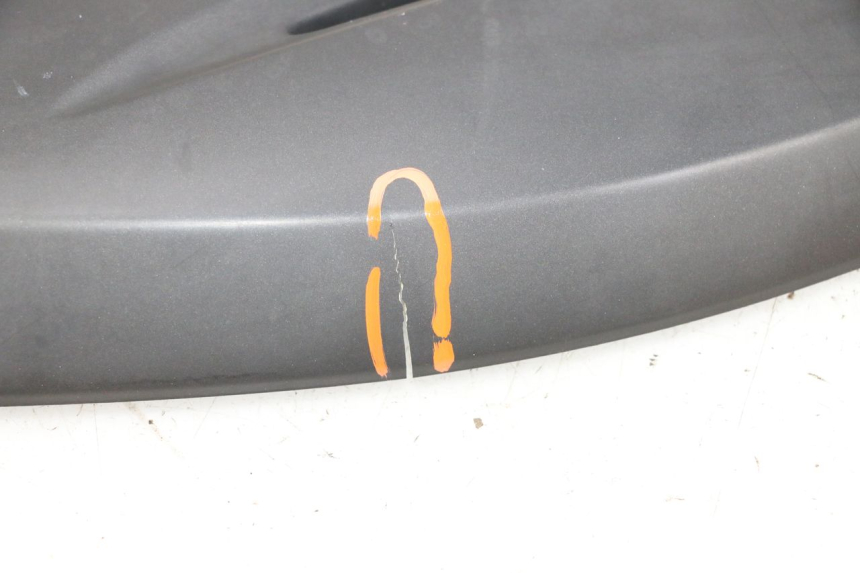 photo de JUNÇÃO DO DESCANSO DE PÉ ESQUERDO YAMAHA X-MAX XMAX 125 (2010 - 2013) - Estado da superfície