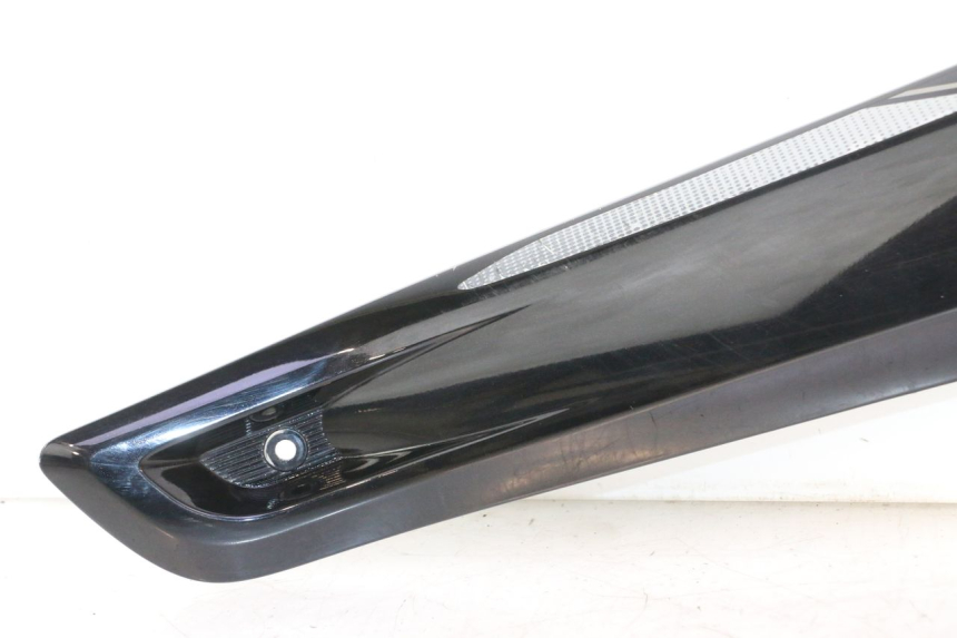 photo de JUNÇÃO DO DESCANSO DE PÉ ESQUERDO YAMAHA X-MAX XMAX 125 (2010 - 2013) - Detalhe da peça